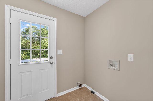211 St Catherine Ct, Columbia, TN 38401