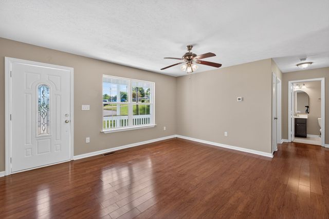 211 St Catherine Ct, Columbia, TN 38401