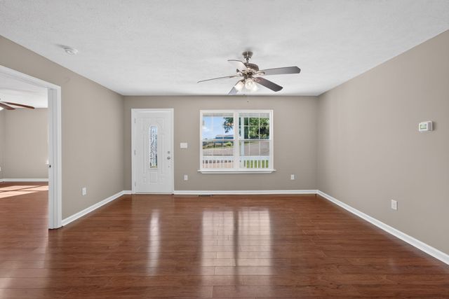 211 St Catherine Ct, Columbia, TN 38401
