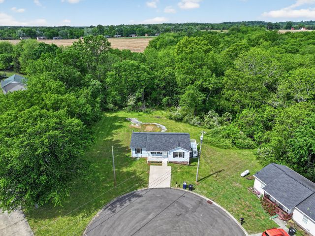 211 St Catherine Ct, Columbia, TN 38401