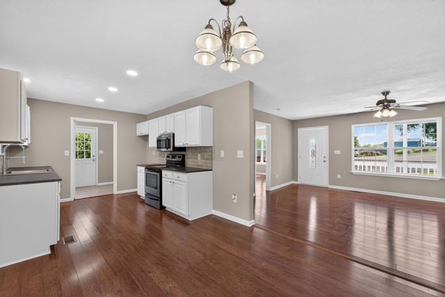 211 St Catherine Ct, Columbia, TN 38401