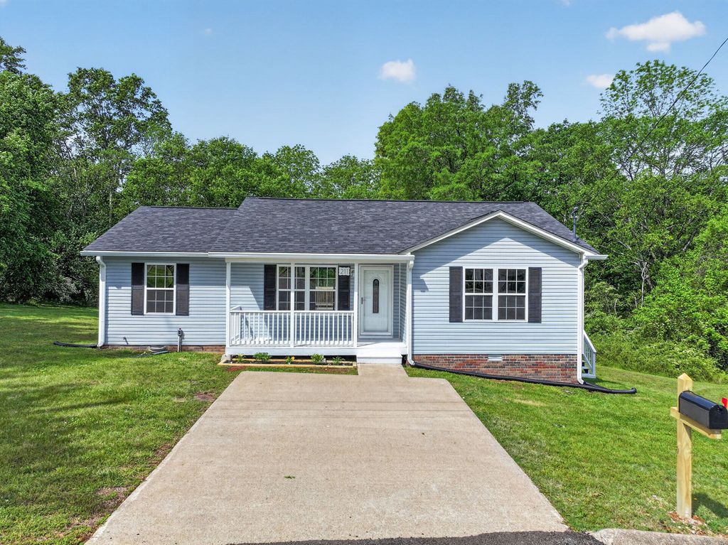 211 St Catherine Ct, Columbia, TN 38401
