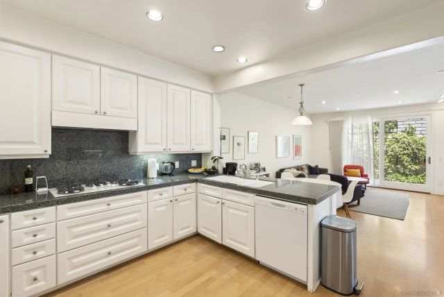 1366 Caminito Arriata, La Jolla, CA 92037
