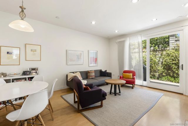 1366 Caminito Arriata, La Jolla, CA 92037