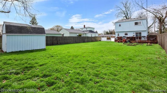 21729 Ridgeway Street, Saint Clair Shores, MI 48080