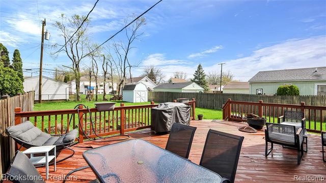 21729 Ridgeway Street, Saint Clair Shores, MI 48080