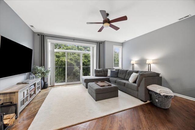 2724 W Cortez Street 3, Chicago, IL 60622