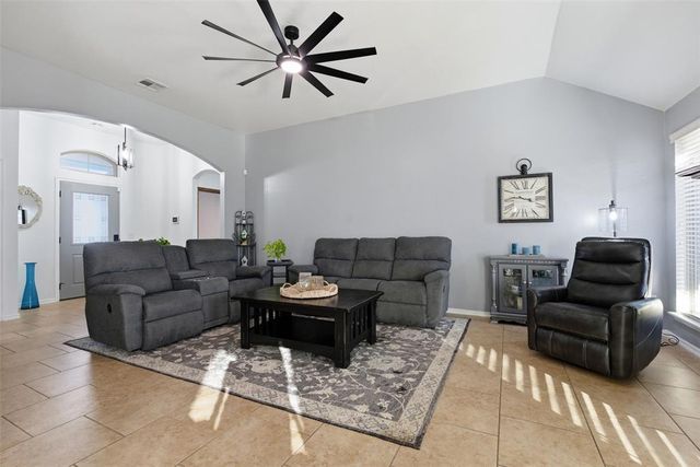 104 Broadway Circle, Oklahoma City, OK 73170