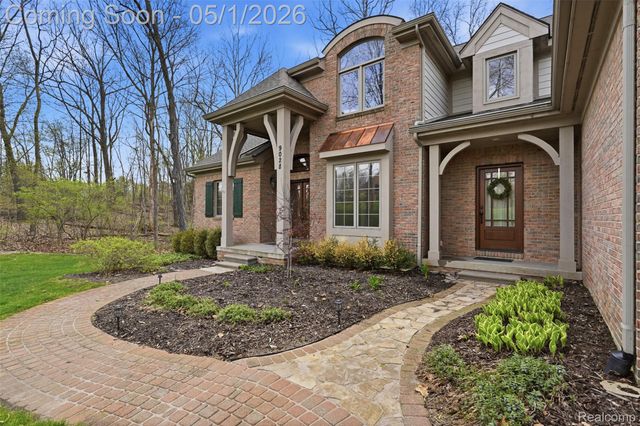 9028 Green Hickory Lane, Tyrone Township, MI 48430