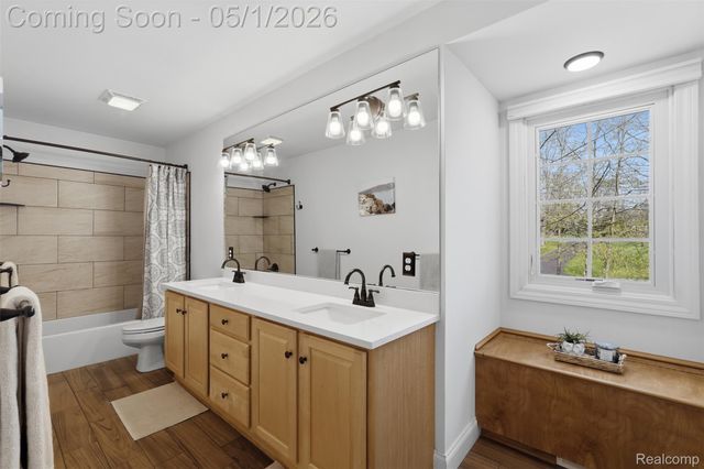 9028 Green Hickory Lane, Tyrone Township, MI 48430