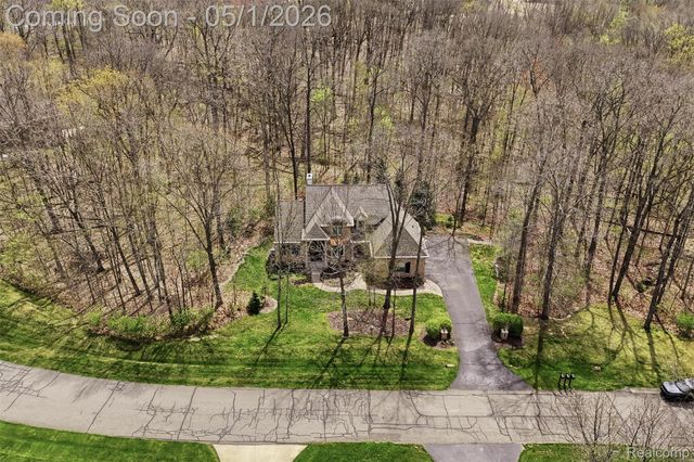 9028 Green Hickory Lane, Tyrone Township, MI 48430