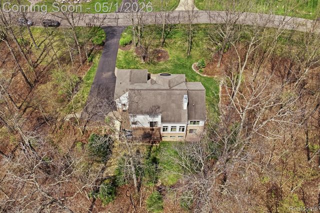 9028 Green Hickory Lane, Tyrone Township, MI 48430