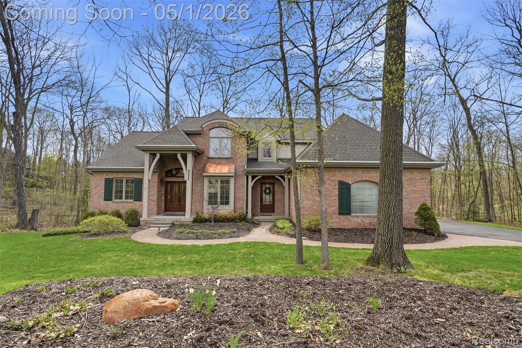 9028 Green Hickory Lane, Tyrone Township, MI 48430