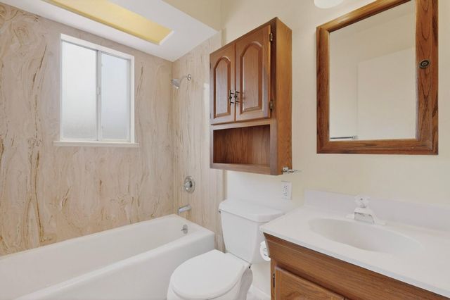 9429 Dona Marguerita Avenue NE, Albuquerque, NM 87111