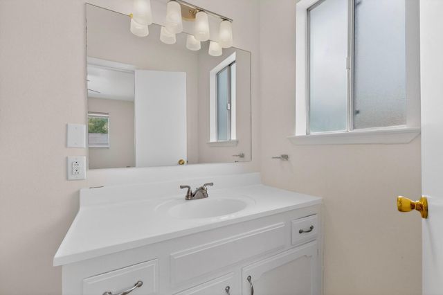 9429 Dona Marguerita Avenue NE, Albuquerque, NM 87111