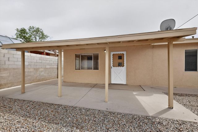 9429 Dona Marguerita Avenue NE, Albuquerque, NM 87111