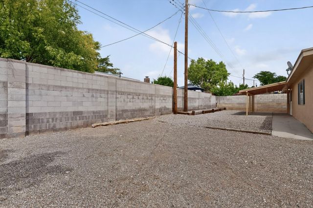 9429 Dona Marguerita Avenue NE, Albuquerque, NM 87111