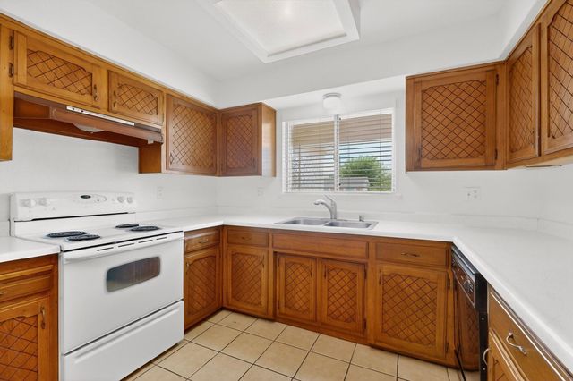 9429 Dona Marguerita Avenue NE, Albuquerque, NM 87111