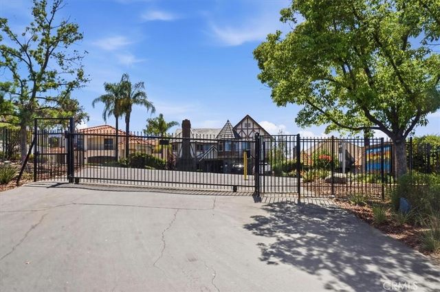 22346 Canyon Club, Canyon Lake, CA 92587