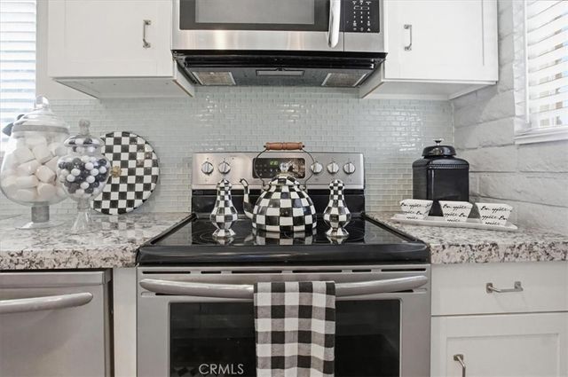 22346 Canyon Club, Canyon Lake, CA 92587