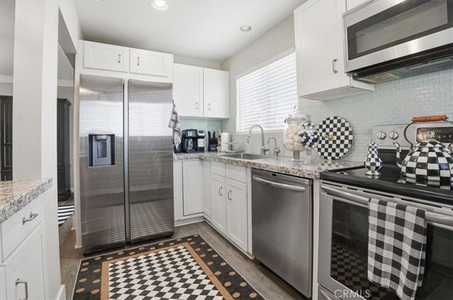 22346 Canyon Club, Canyon Lake, CA 92587