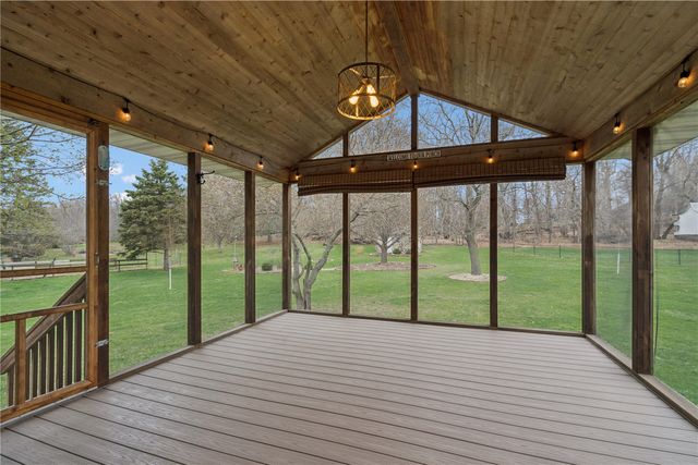 9445 Deer Ridge Dr., Cedar Rapids, IA 52411