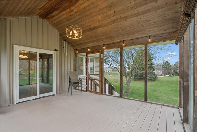 9445 Deer Ridge Dr., Cedar Rapids, IA 52411