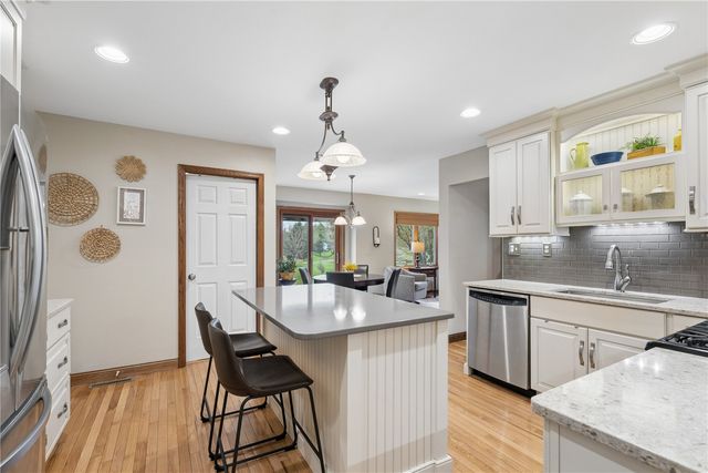 9445 Deer Ridge Dr., Cedar Rapids, IA 52411