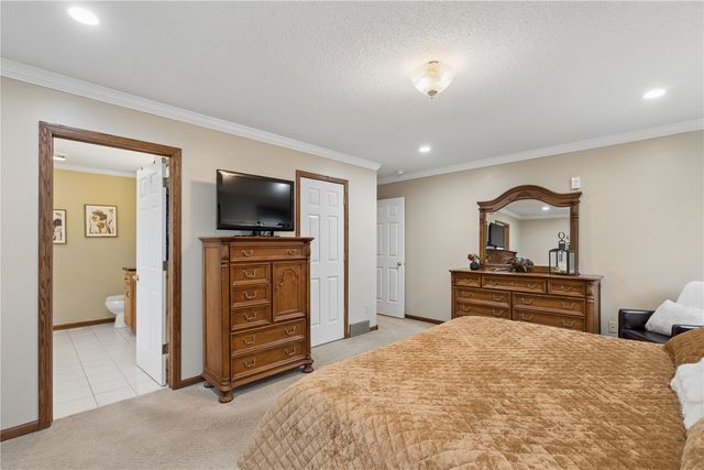 9445 Deer Ridge Dr., Cedar Rapids, IA 52411