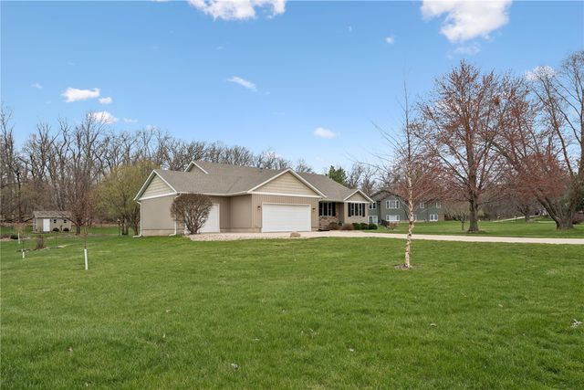 9445 Deer Ridge Dr., Cedar Rapids, IA 52411