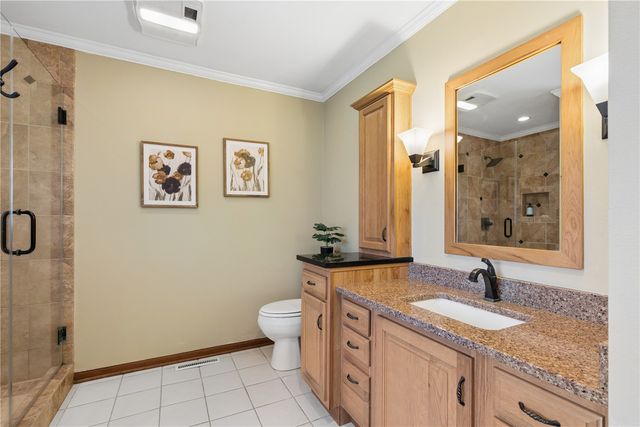 9445 Deer Ridge Dr., Cedar Rapids, IA 52411