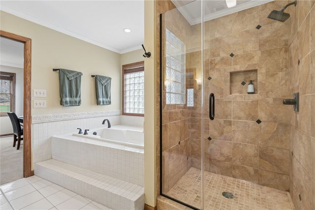 9445 Deer Ridge Dr., Cedar Rapids, IA 52411