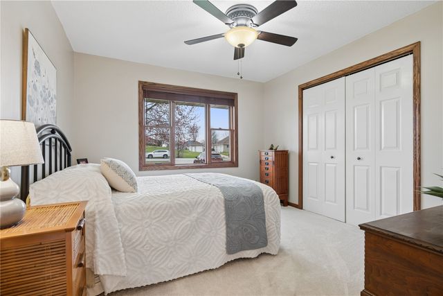 9445 Deer Ridge Dr., Cedar Rapids, IA 52411