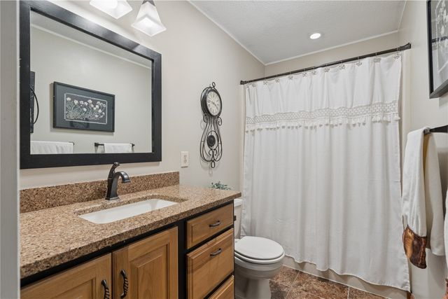9445 Deer Ridge Dr., Cedar Rapids, IA 52411