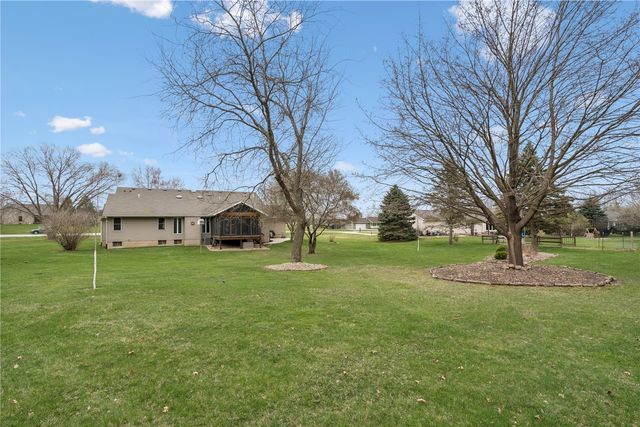 9445 Deer Ridge Dr., Cedar Rapids, IA 52411