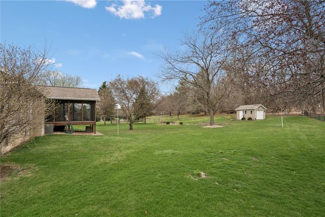 9445 Deer Ridge Dr., Cedar Rapids, IA 52411