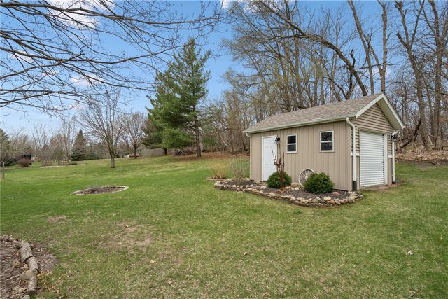 9445 Deer Ridge Dr., Cedar Rapids, IA 52411