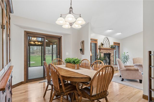 9445 Deer Ridge Dr., Cedar Rapids, IA 52411
