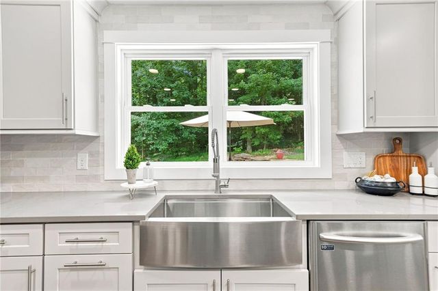 265 Carriage Station Circle, Roswell, GA 30075