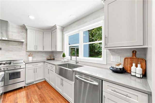 265 Carriage Station Circle, Roswell, GA 30075