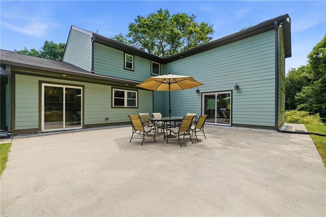 265 Carriage Station Circle, Roswell, GA 30075