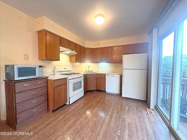 14 Pero Court, Sayreville Boro, NJ 08872