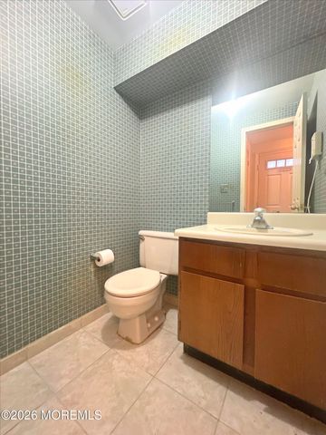 14 Pero Court, Sayreville Boro, NJ 08872