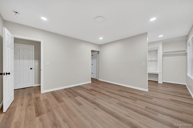 9290 Wildemere Street, Detroit, MI 48206