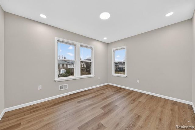 9290 Wildemere Street, Detroit, MI 48206