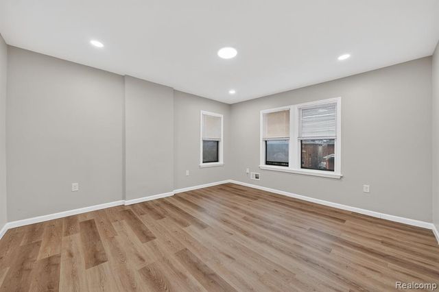 9290 Wildemere Street, Detroit, MI 48206