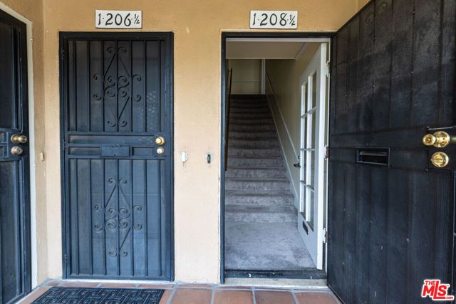 1206 3rd Avenue, Los Angeles, CA 90019