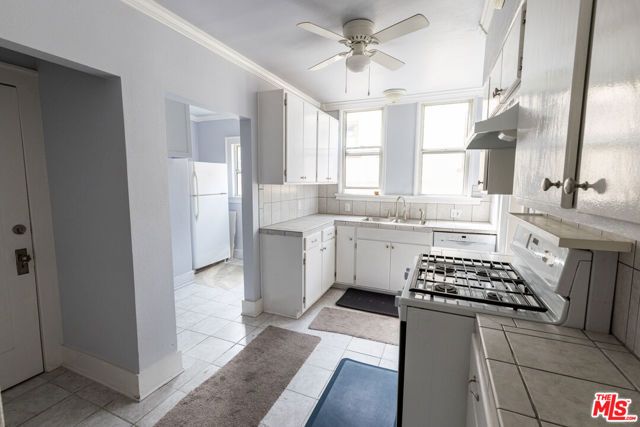 1206 3rd Avenue, Los Angeles, CA 90019