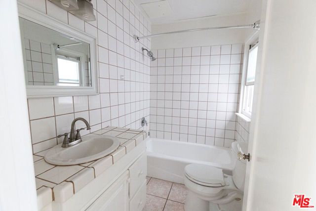 1206 3rd Avenue, Los Angeles, CA 90019