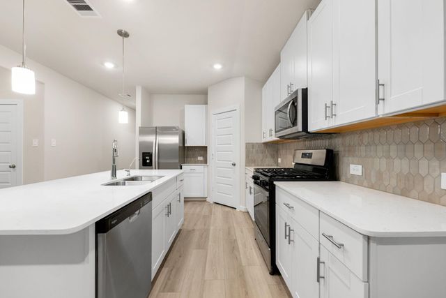 6611 Castella Drive, Rosharon, TX 77583